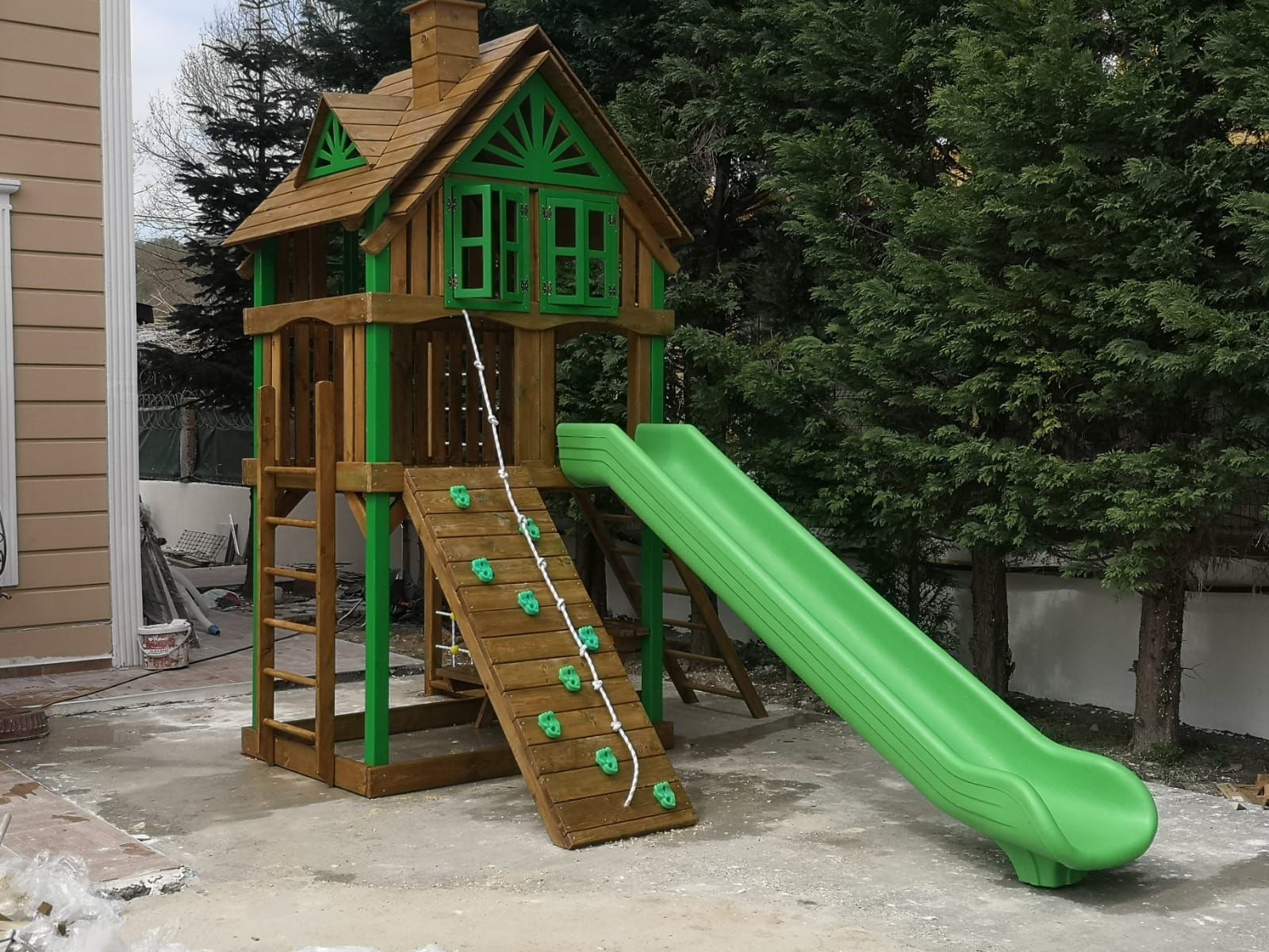 Masal%20evi%20ahşap%20oyun%20parkı%20300x400x350%20h%20cm